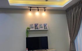 Ana Homestay Bp Free Netflix, Wifi, Mountain View, Playground, 5 Car Park & Guard Near To Uthm, Kpj, Ipg, Kptm, Kktm, Adtec And Bp City By Host Hani Hamizan